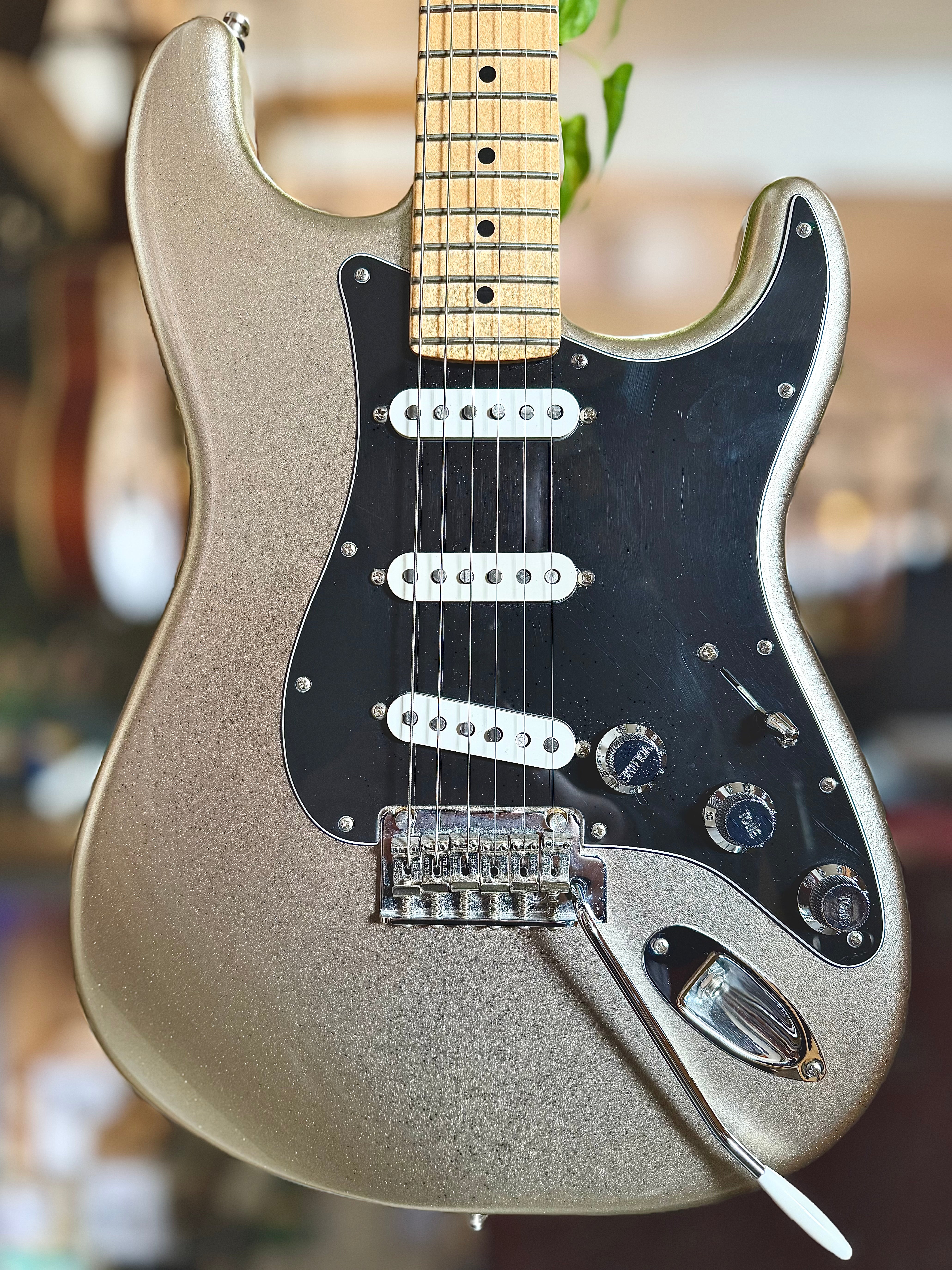 Fender | 75th Anniversary Stratocaster | Diamond | 2021 | MIM | Pre-Loved Fender | 75th Anniversary Stratocaster | Diamond | 2021 | MIM | Pre-Loved